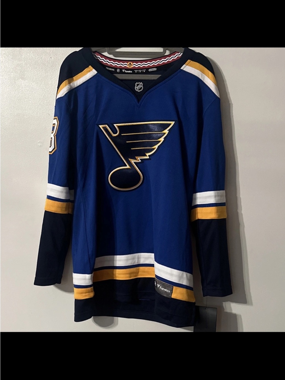 St. Louis Blues NHL Hockey Jersey Women’s medium Thomas
